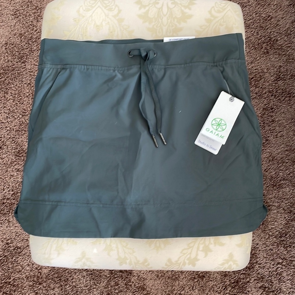 NWT, gaiam skirt